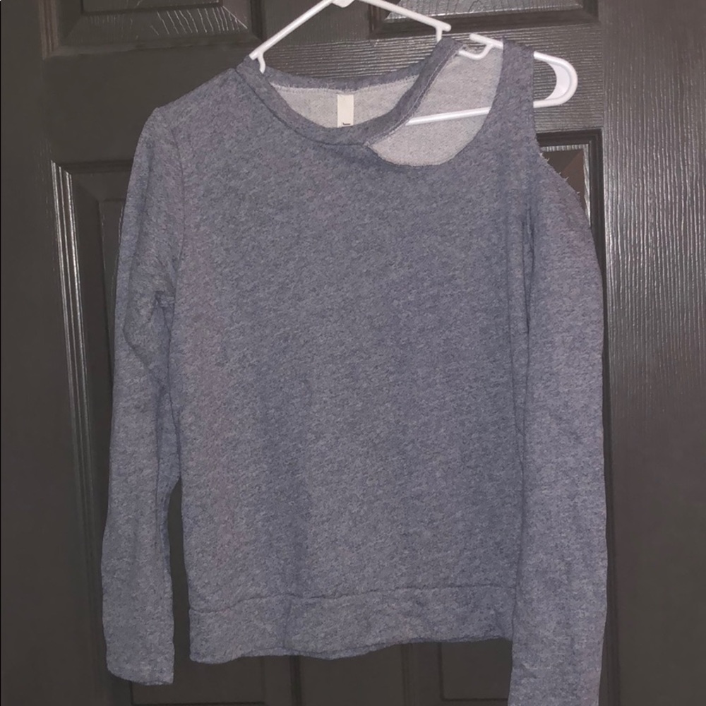 Long sleeve shirt with holes